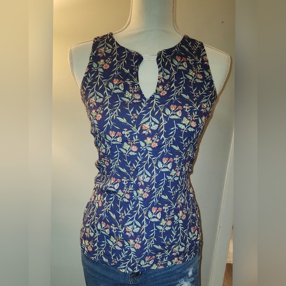 Loft - Picture 1 of 5